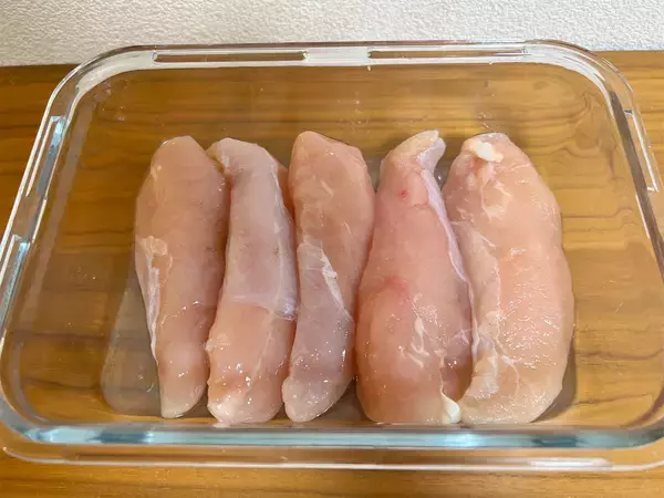 「【ささみはレンジで柔らか♡】チンして和えるだけ「鶏ささみと新玉ねぎのマリネ」作ってみた！トロッと甘いの♪」の画像