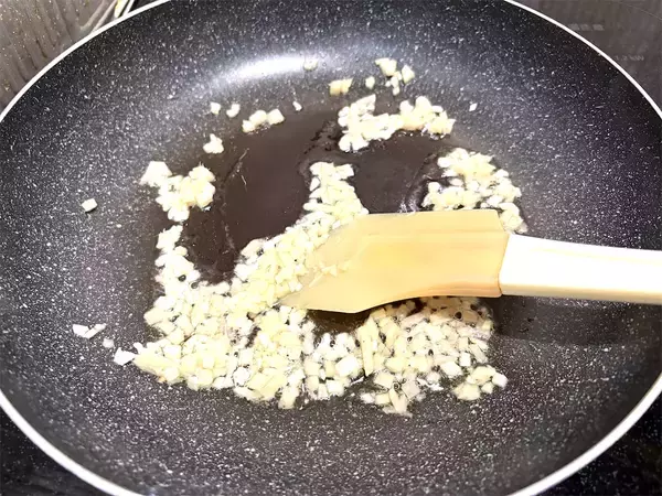 「【エスニックで食欲爆発】ホクホクじゃがいもにチリソースとお肉絡む♡「鶏ミンチのアジアン炒め」作ってみた！」の画像
