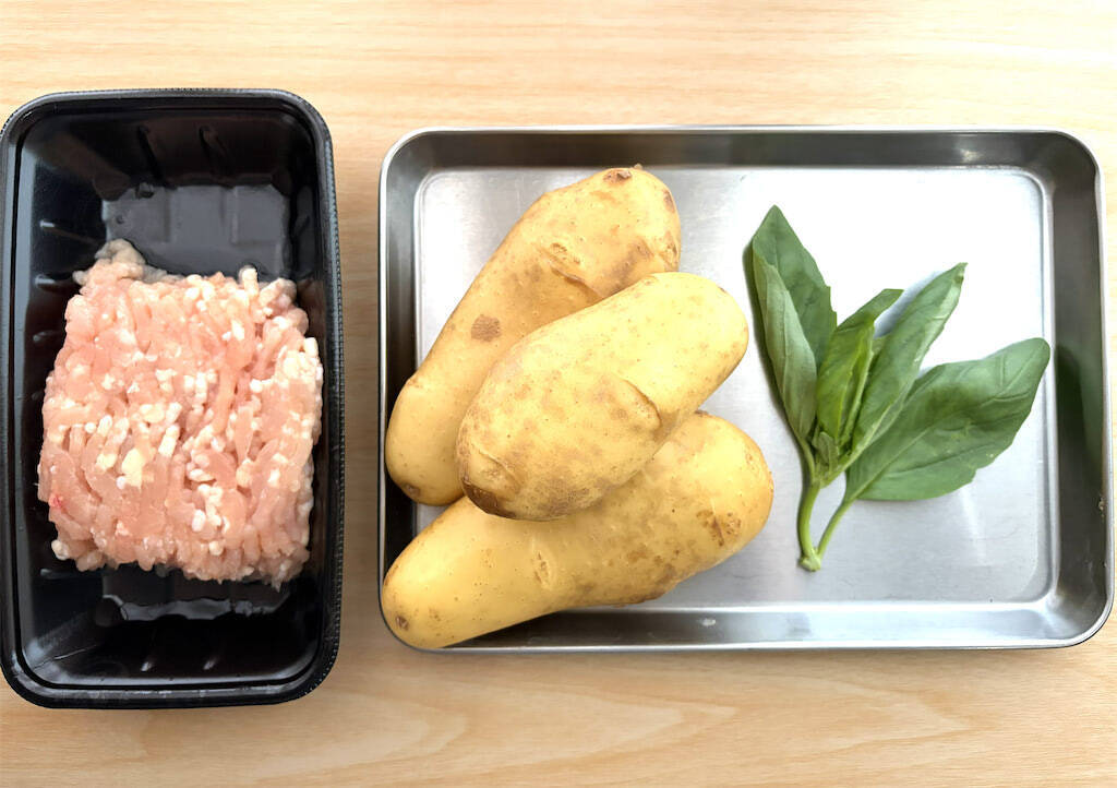 【エスニックで食欲爆発】ホクホクじゃがいもにチリソースとお肉絡む♡「鶏ミンチのアジアン炒め」作ってみた！
