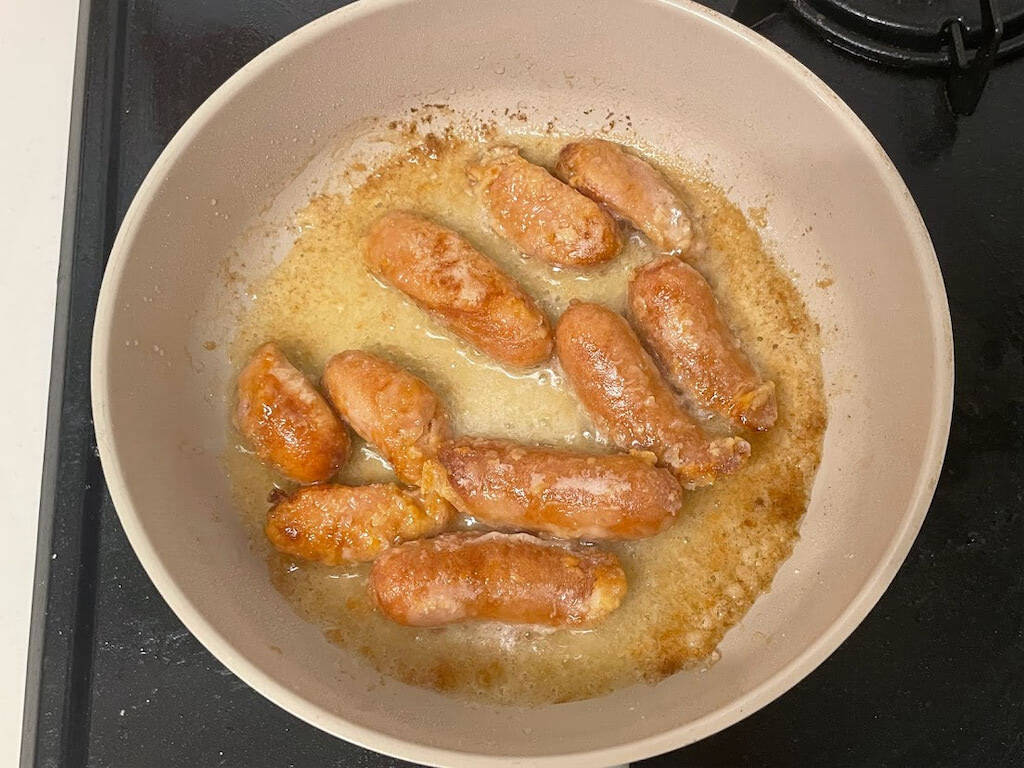 10分漬け込んで揚げ焼きするとカリッとジューシー♡「悪魔のソーセージ唐揚げ」はリピ確定なウマさな件