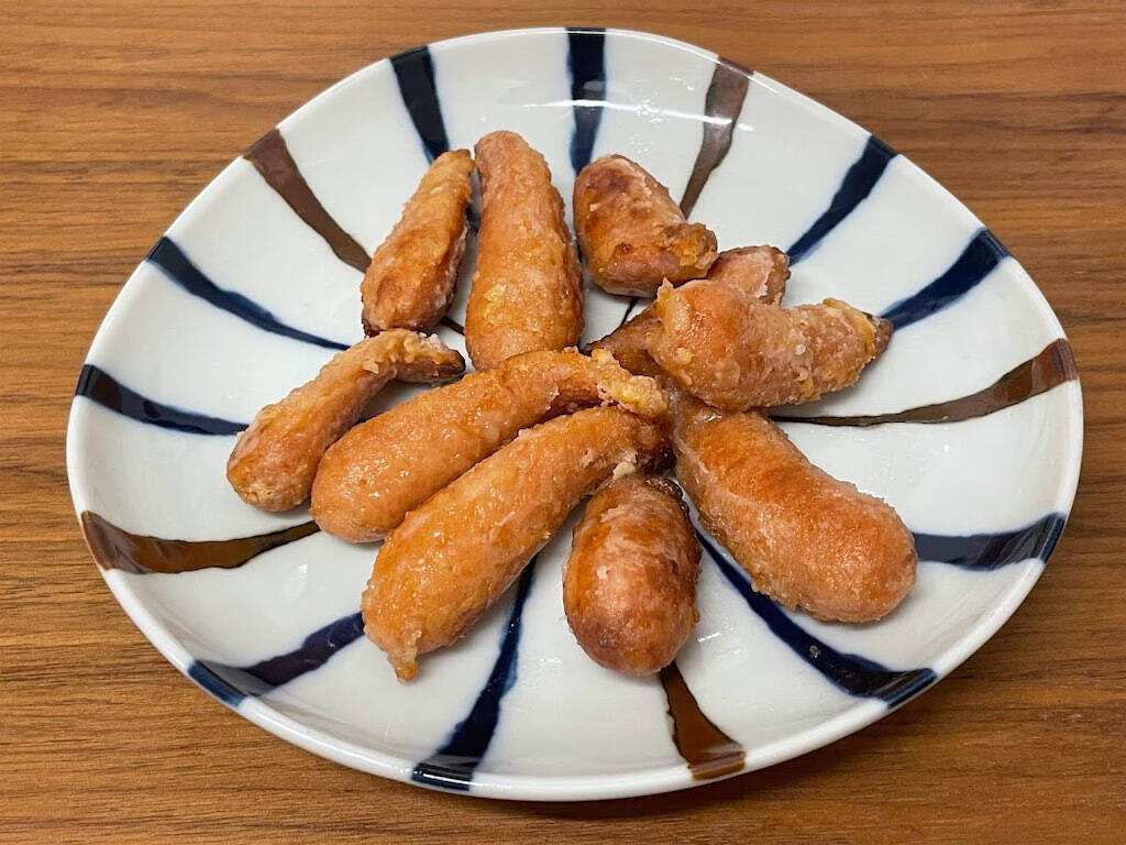 10分漬け込んで揚げ焼きするとカリッとジューシー♡「悪魔のソーセージ唐揚げ」はリピ確定なウマさな件