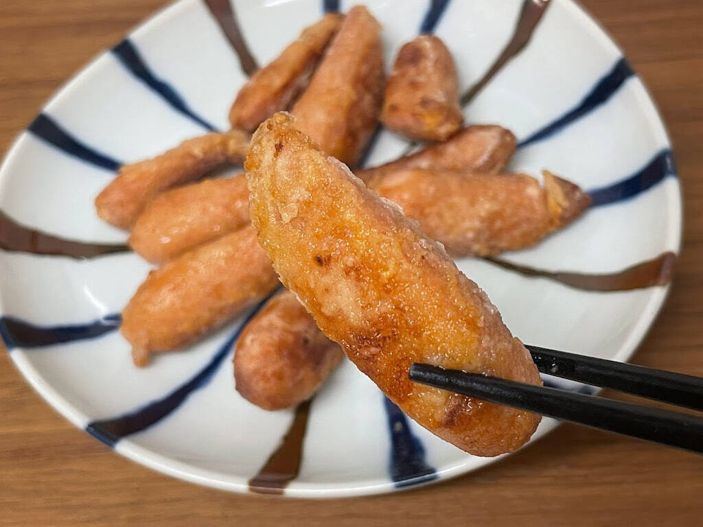 10分漬け込んで揚げ焼きするとカリッとジューシー♡「悪魔のソーセージ唐揚げ」はリピ確定なウマさな件