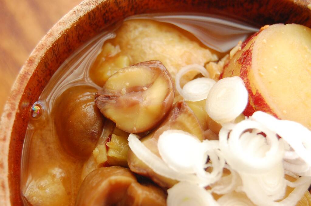 【定番じゃない具材】「甘栗」と「さつまいもレモン煮」の味噌汁作ってみた！ゴロッと具沢山で秋味満載♡