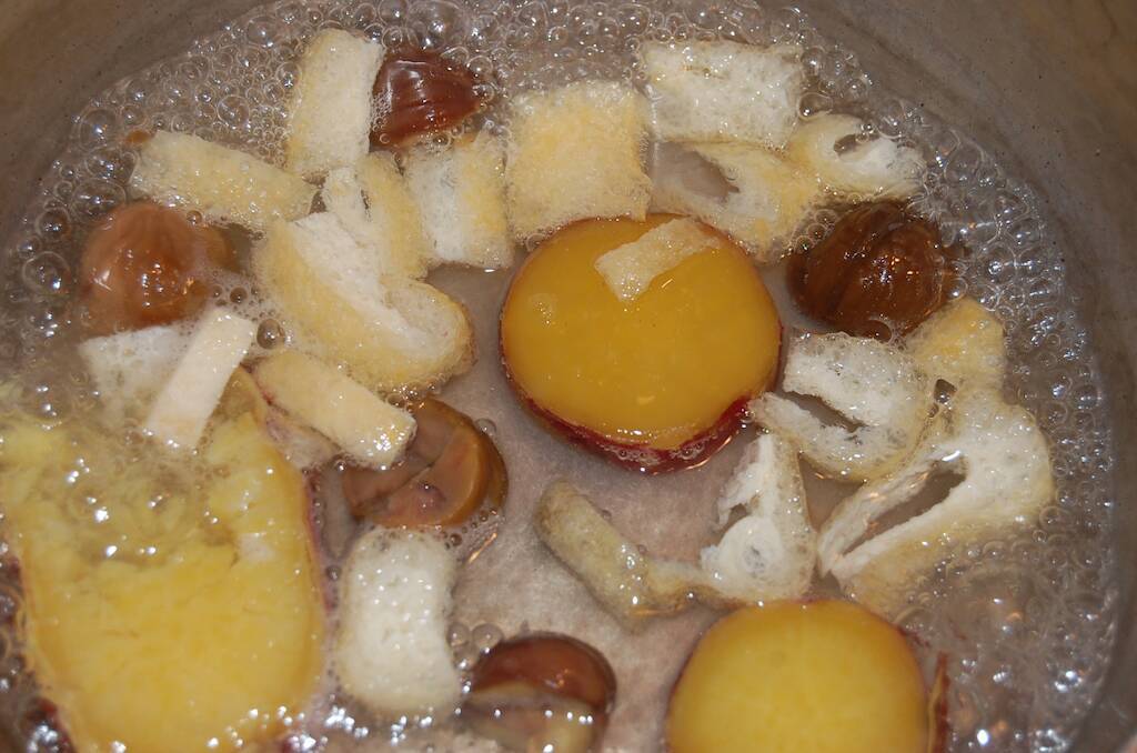 【定番じゃない具材】「甘栗」と「さつまいもレモン煮」の味噌汁作ってみた！ゴロッと具沢山で秋味満載♡