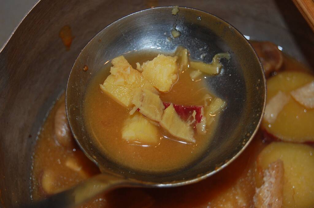 【定番じゃない具材】「甘栗」と「さつまいもレモン煮」の味噌汁作ってみた！ゴロッと具沢山で秋味満載♡