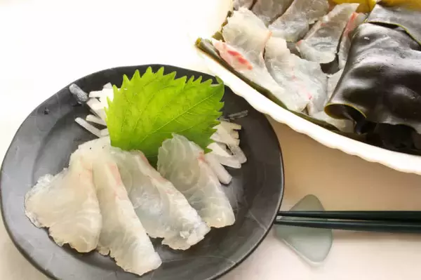 「【これホントに鯛の刺身？】ねっとり濃厚な「昆布じめ」作ってみた！下ごしらえ10分で旨味の塊に激変」の画像