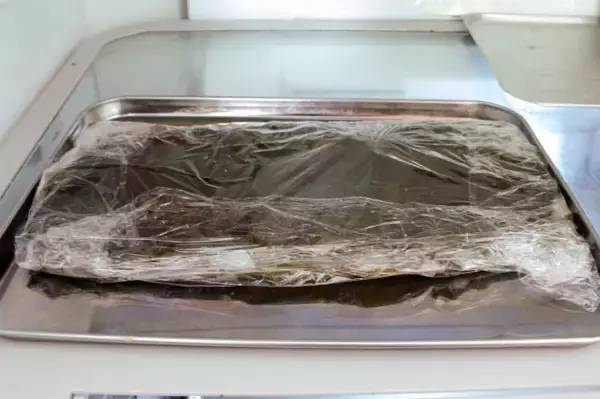 「【これホントに鯛の刺身？】ねっとり濃厚な「昆布じめ」作ってみた！下ごしらえ10分で旨味の塊に激変」の画像