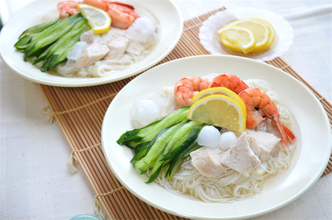 【きゅうり2本ペロリ】涼感MAX「エスニック風そうめん」作ってみた！ナンプラー香るスープでツルっ…ん〜♪