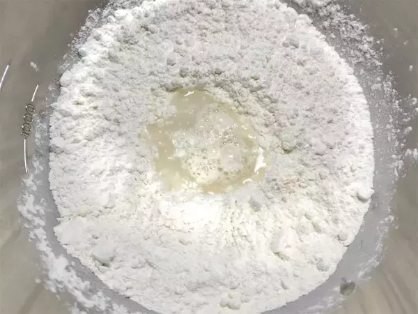 「【絶品！郷土メシ】群馬県の幅広な小麦粉麺「おっきりこみ」を作ってみた！下茹でナシで直接つゆに入れる!?」の画像