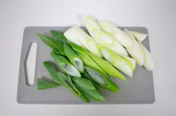 「【長ねぎを究極に甘くする農家のワザ】焼く前の「ひと手間」でスイーツ級のとろ甘に♡太～いネギがオススメ♪」の画像
