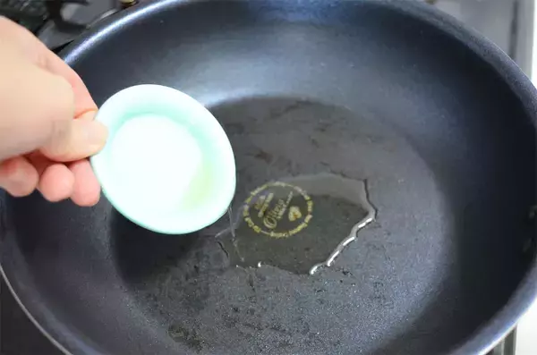 「【長ねぎを究極に甘くする農家のワザ】焼く前の「ひと手間」でスイーツ級のとろ甘に♡太～いネギがオススメ♪」の画像