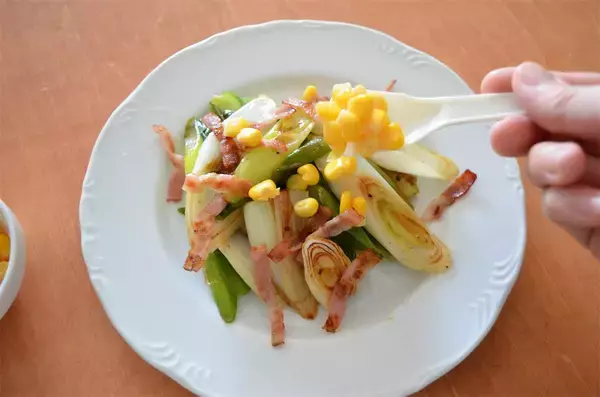 「【長ねぎを究極に甘くする農家のワザ】焼く前の「ひと手間」でスイーツ級のとろ甘に♡太～いネギがオススメ♪」の画像