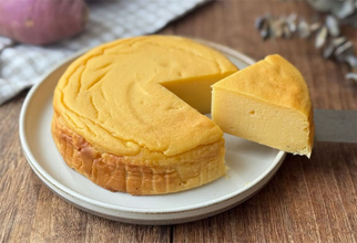 【焼き芋に飽きたら】ヨーグルトでリメイク♪「米粉のさつまいもケーキ」はなめらか食感♡【元パティシエ直伝】