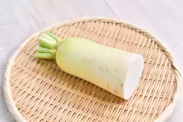 「【大根のイメージ覆る】焼き肉タレで「大根ステーキ」がヤミツキになる！レンチンで味シミシミ♪【青髪のテツ】」の画像