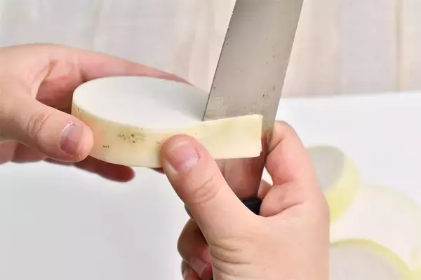 「【大根のイメージ覆る】焼き肉タレで「大根ステーキ」がヤミツキになる！レンチンで味シミシミ♪【青髪のテツ】」の画像