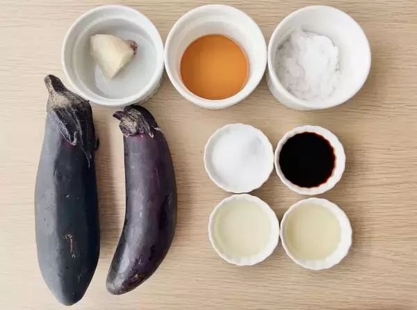 「【お肉ゼロでもご飯ドロボー】なす2本が主役になる「とろとろなすの生姜焼き」作ってみた！焼くだけで大優勝♪」の画像