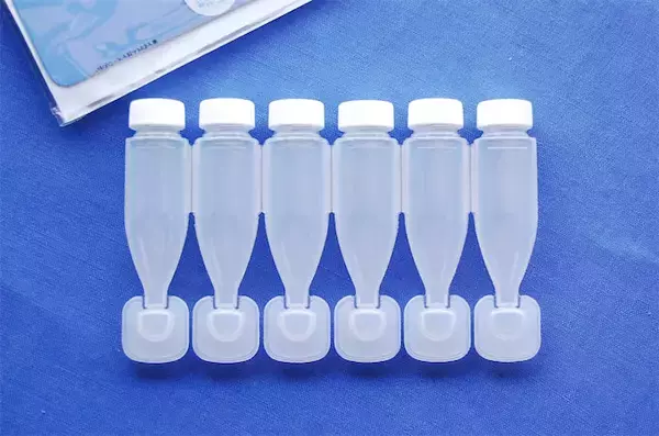 【セリア】化粧水や乳液、洗顔フォーム…の小分けに♪旅支度に大活躍な「詰め替えチューブボトル」をお試し！