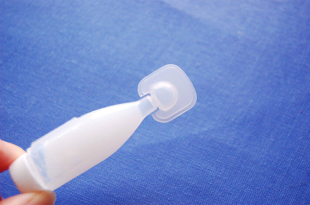 【セリア】化粧水や乳液、洗顔フォーム…の小分けに♪旅支度に大活躍な「詰め替えチューブボトル」をお試し！