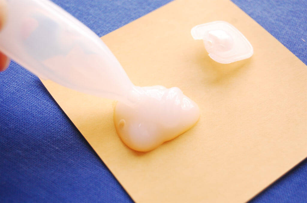 【セリア】化粧水や乳液、洗顔フォーム…の小分けに♪旅支度に大活躍な「詰め替えチューブボトル」をお試し！