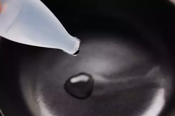 「【セリア】化粧水や乳液、洗顔フォーム…の小分けに♪旅支度に大活躍な「詰め替えチューブボトル」をお試し！」の画像