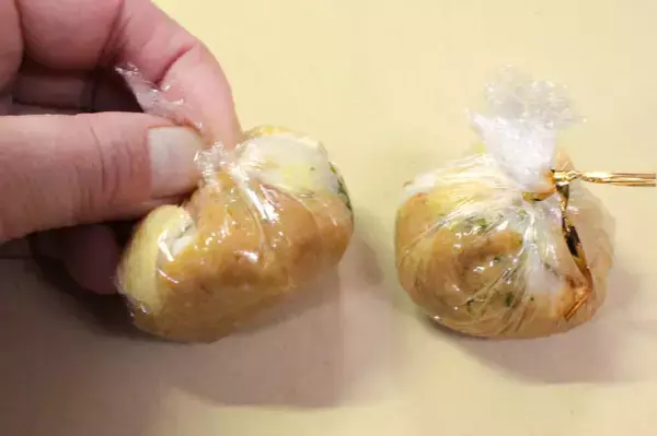「【みそ汁はずっとこれがいい】「油揚げ・長ネギ・青のりのみそ玉」作ってみた！お湯注いで30秒で磯の香り♪」の画像