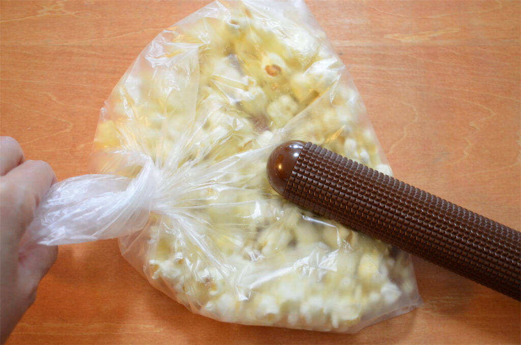 【腸活できるおむすび】なんとポップコーン入りの「ベーコンおむすび」作ってみた♪食べ応えスゴッ【企業公式】