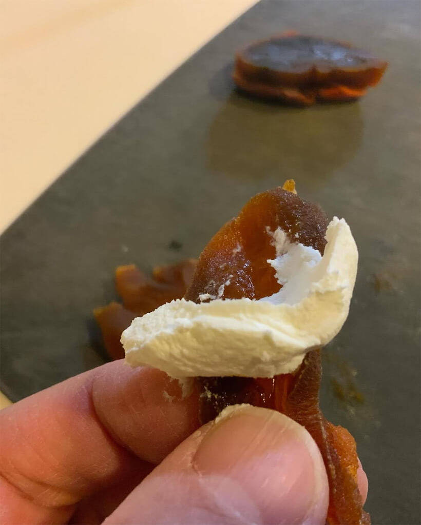 【好きな人にはぶっ刺さる】自家製干し柿を●●●に合わせてみた！わが家の小学生も激ハマリ♪【Ayumiの漫画】