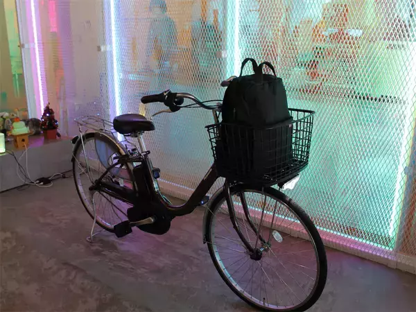 「急な坂道も“押し歩き専用スイッチ”でラクラク♪パナソニックの電動アシスト自転車「ViVi」を試し押ししてみた！」の画像