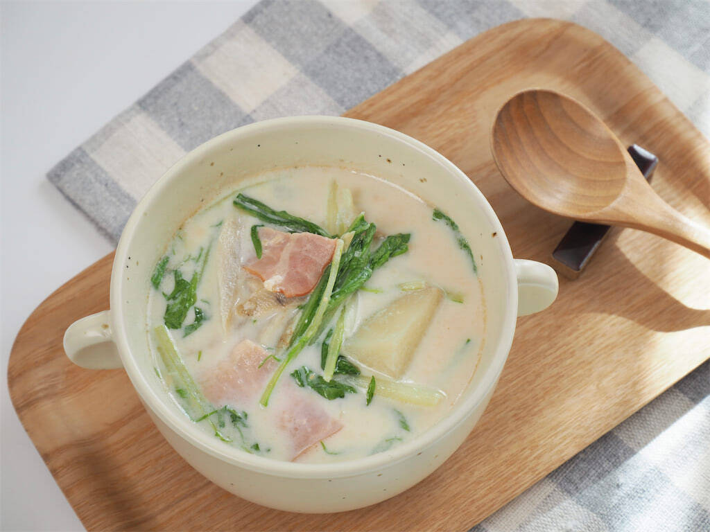 【えっ！みそ汁に牛乳を？】骨活できる「具だくさんみそ汁」作ってみた！コク深〜い和風チャウダー爆誕♪