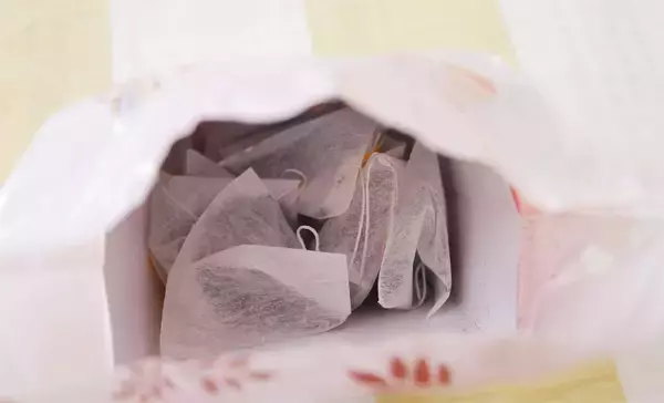 「ご褒美カフェタイム♡スイーツみたいな「ハニーウーロンチャイ」作ってみた♪カップの底には栗きんとん⁉」の画像