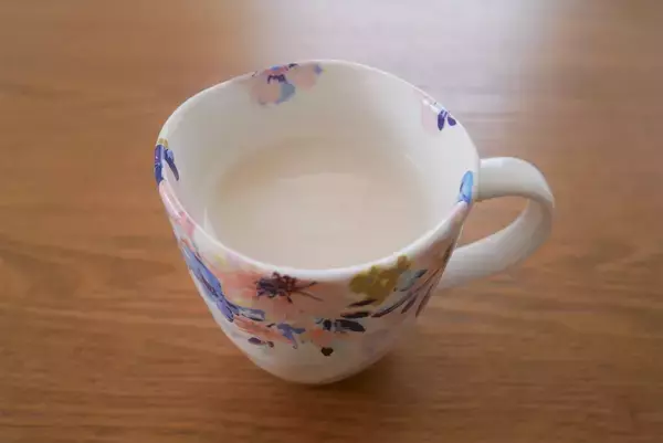 「ご褒美カフェタイム♡スイーツみたいな「ハニーウーロンチャイ」作ってみた♪カップの底には栗きんとん⁉」の画像