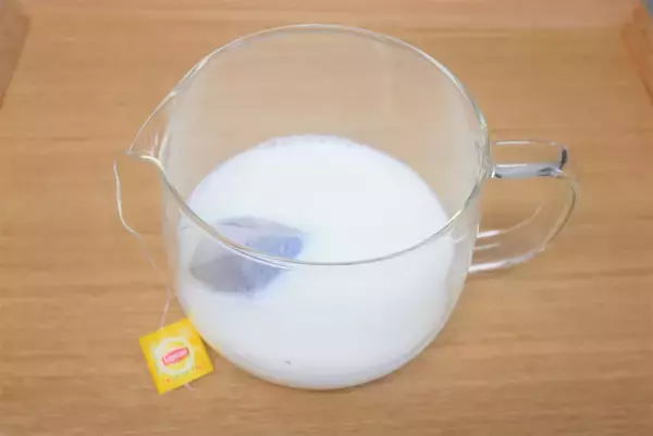 「ご褒美カフェタイム♡スイーツみたいな「ハニーウーロンチャイ」作ってみた♪カップの底には栗きんとん⁉」の画像