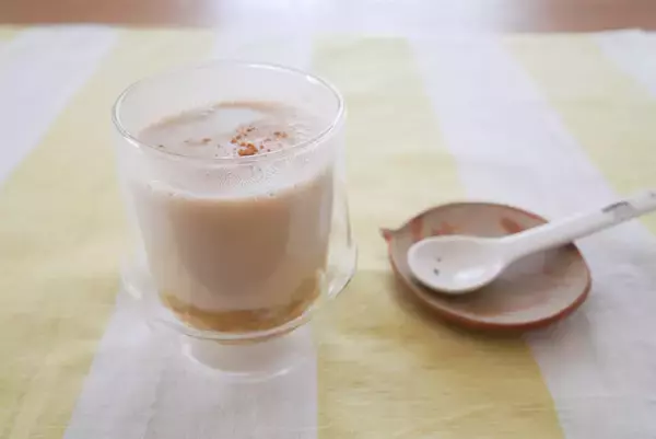 「ご褒美カフェタイム♡スイーツみたいな「ハニーウーロンチャイ」作ってみた♪カップの底には栗きんとん⁉」の画像