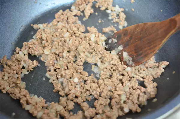 「【じゃがいもの未知レシピ】北海道発の「UFO団子」作ってみた！発酵不要でモチモチ食感…むむ、ピロシキ!?」の画像