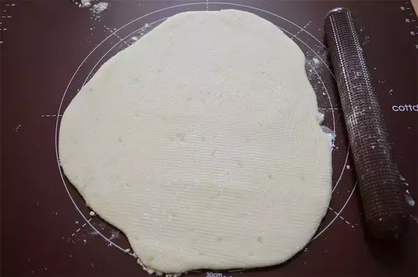 「【じゃがいもの未知レシピ】北海道発の「UFO団子」作ってみた！発酵不要でモチモチ食感…むむ、ピロシキ!?」の画像