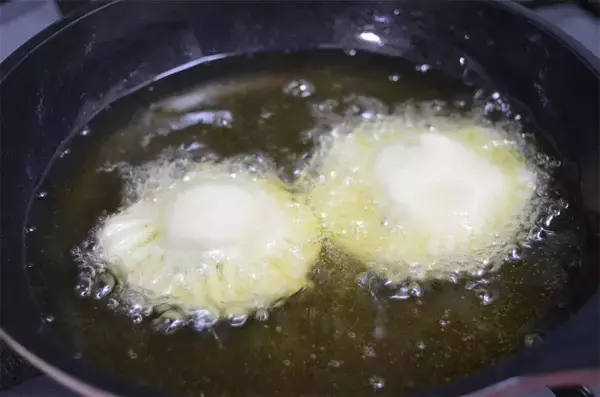 「【じゃがいもの未知レシピ】北海道発の「UFO団子」作ってみた！発酵不要でモチモチ食感…むむ、ピロシキ!?」の画像