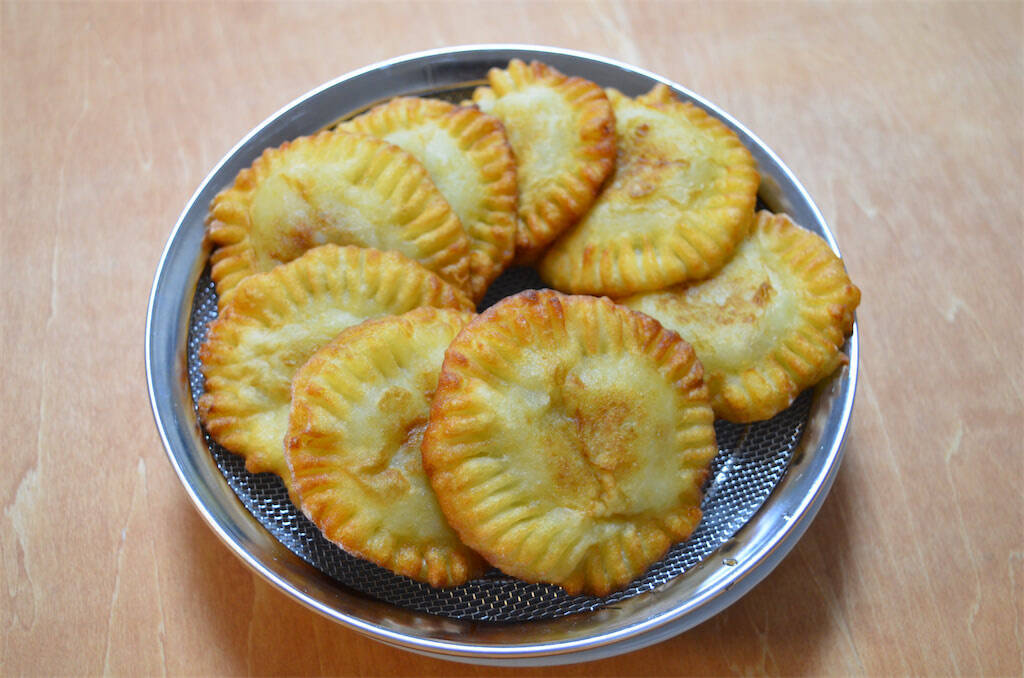 【じゃがいもの未知レシピ】北海道発の「UFO団子」作ってみた！発酵不要でモチモチ食感…むむ、ピロシキ!?