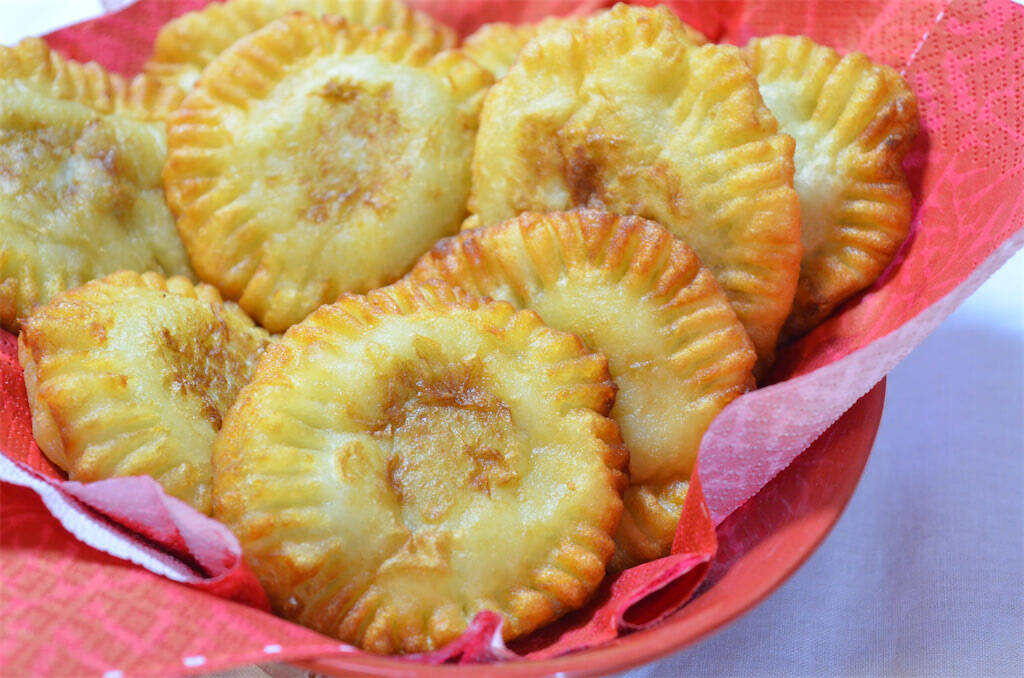 【じゃがいもの未知レシピ】北海道発の「UFO団子」作ってみた！発酵不要でモチモチ食感…むむ、ピロシキ!?