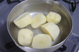 「【じゃがいもの未知レシピ】北海道発の「UFO団子」作ってみた！発酵不要でモチモチ食感…むむ、ピロシキ!?」の画像3
