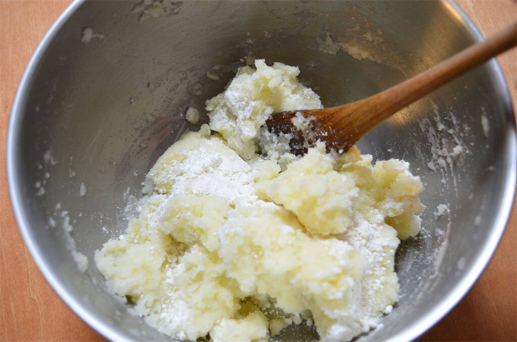 【じゃがいもの未知レシピ】北海道発の「UFO団子」作ってみた！発酵不要でモチモチ食感…むむ、ピロシキ!?