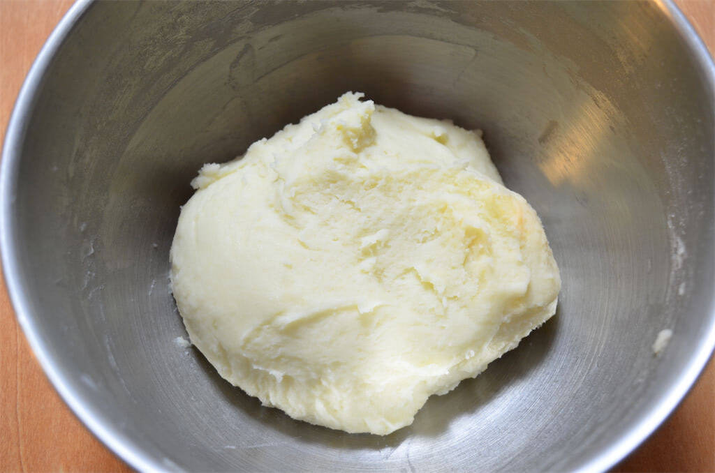 【じゃがいもの未知レシピ】北海道発の「UFO団子」作ってみた！発酵不要でモチモチ食感…むむ、ピロシキ!?