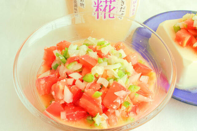 【アボカド＆マグロに合いすぎ♡】新顔調味料「塩麹トマトサルサ」で和えるだけ5分♪ポキ丼作ってみた！