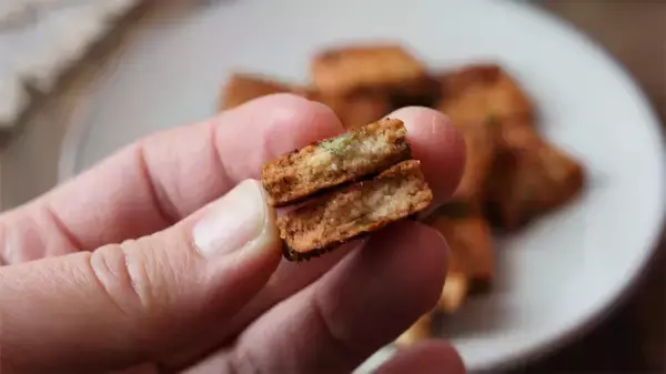 「【甘じょっぱ沼にハマる】やみつき確定！「米粉のネギ味噌クッキー」はザクザクのピリ辛♪【元パティシエ直伝】」の画像