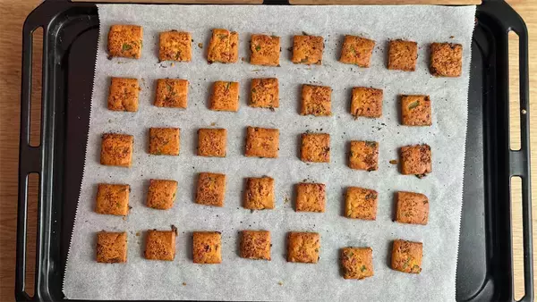 「【甘じょっぱ沼にハマる】やみつき確定！「米粉のネギ味噌クッキー」はザクザクのピリ辛♪【元パティシエ直伝】」の画像