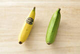 「【バナナ長持ち保存術】農家直伝！1房買ったらバナナスタンド…ではなく、1本1本にバラして常温保存!?」の画像11
