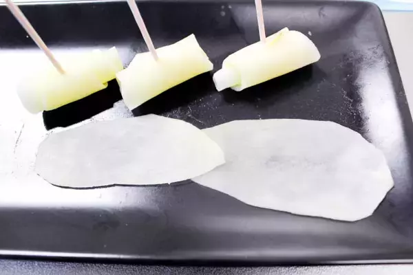 「その発想はなかった！スライスして巻いて揚げる♪「くるくるフライドポテト」はカリッ＆ほっくほくの新食感♪」の画像
