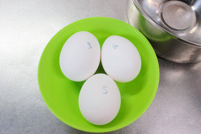 【農水省の裏ワザ】ゆで卵を茹でずに作る方法だと⁉少量の水で4分⁉本当か試してみた♪【徹底検証】