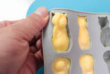 「【セリア】レンチンで！冷蔵庫で！にゃんこを成型♪【ネコ型シリコンモールド】で「蒸し卵」と「グミ」作ってみた」の画像9