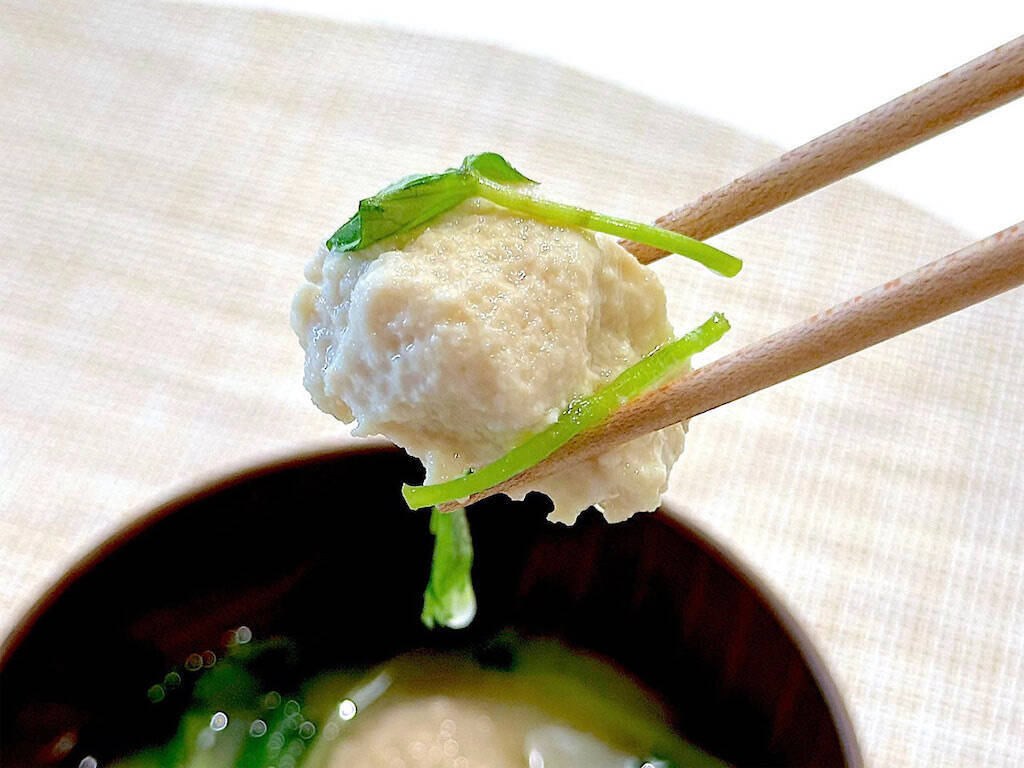 【薬膳おみそ汁】で季節の変わり目不調をリセット♡「鶏団子と根三つ葉のおみそ汁」作ろう！ふわふわ団子が滋味～