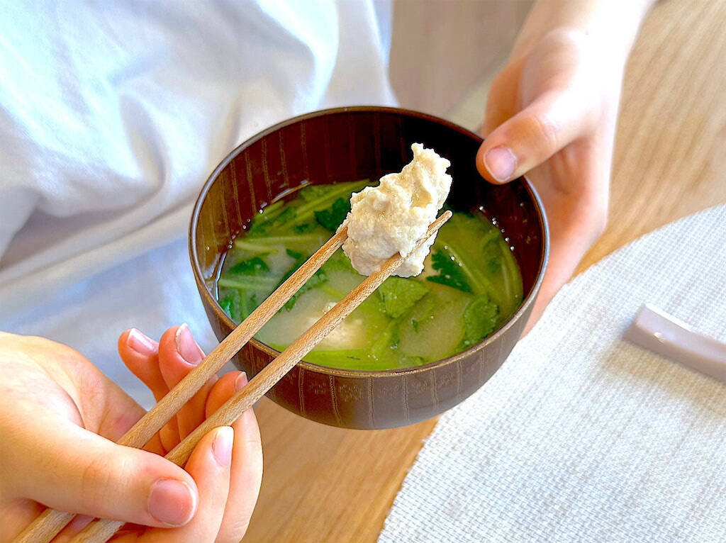 【薬膳おみそ汁】で季節の変わり目不調をリセット♡「鶏団子と根三つ葉のおみそ汁」作ろう！ふわふわ団子が滋味～